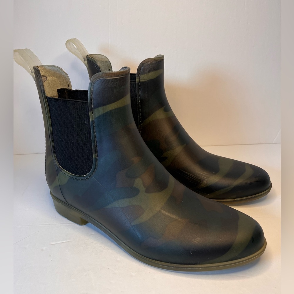 J Crew Chelsea Womens Camo Print Slip On Rain Boots‎ Size 8.